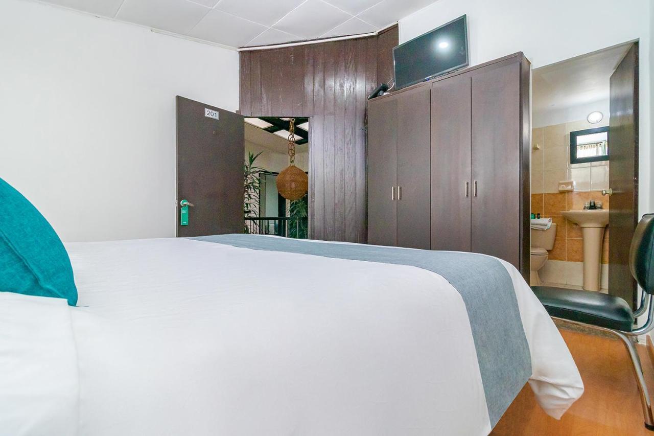 Ayenda 1080 Bogota Alpes Castellana Bed & Breakfast Luaran gambar